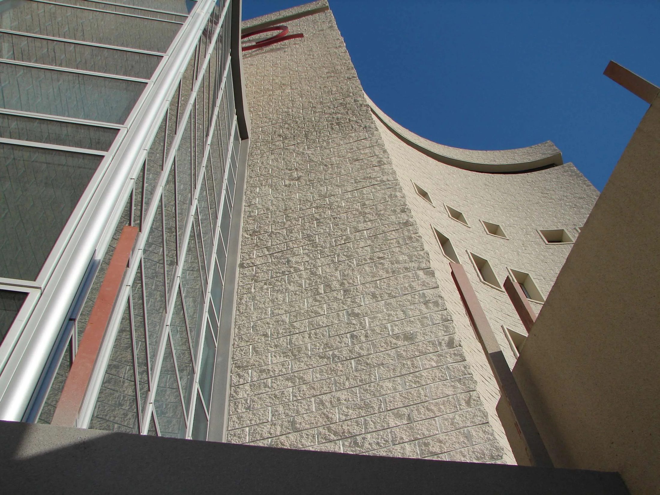 Fachada en bloque split MilanBlock, Torres del Cóndor
